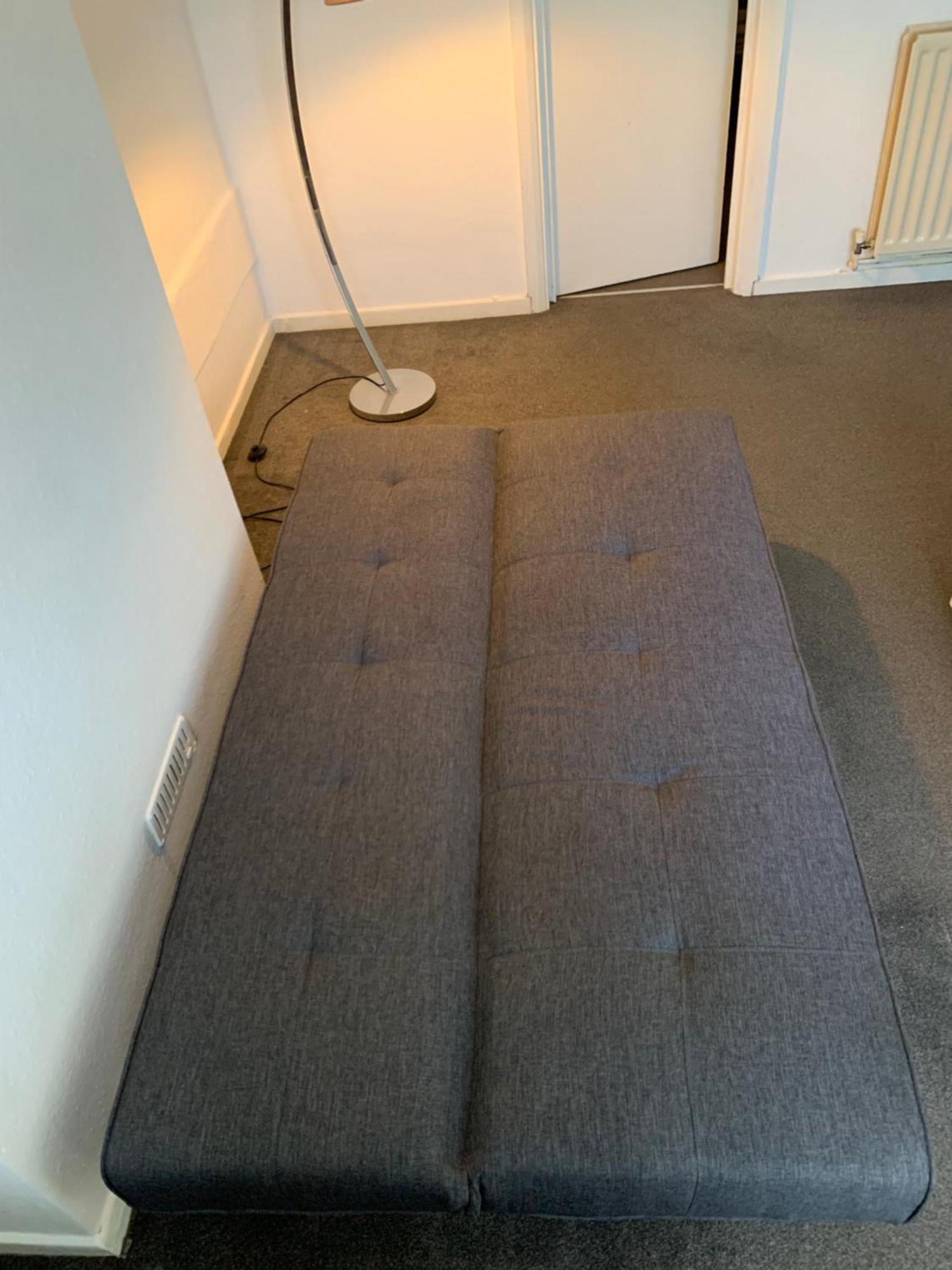Lovely 2 Bedrooms Flat In Apartment *