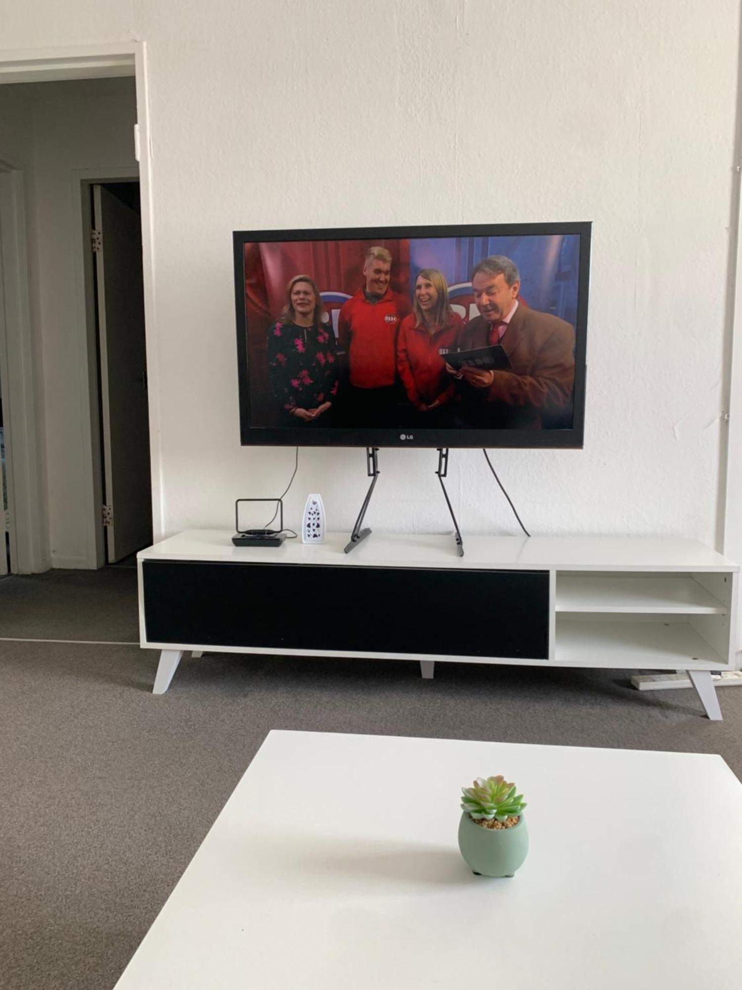 Lovely 2 Bedrooms Flat In